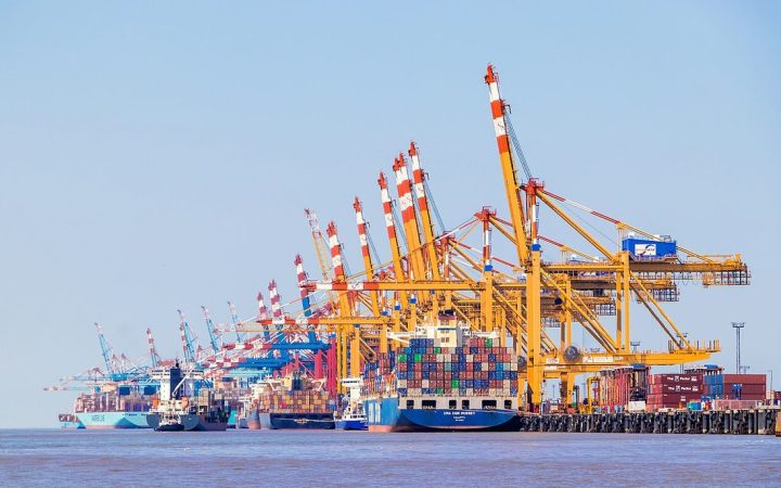 أكبر محطة حاويات بميناء العين السخنة البحري